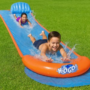 מגלשת מים עם רמפה ודגל סיום – אורך 488 ס"מ
